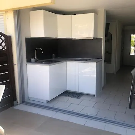 Apartmán Cap D'agde - Estivales - Proche Naturiste - Terrasse - Wifi - Parking - Piscine - Clim