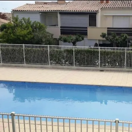 Cap D'agde - Estivales - Proche Naturiste - Terrasse - Wifi - Parking - Piscine - Clim شقة آجد