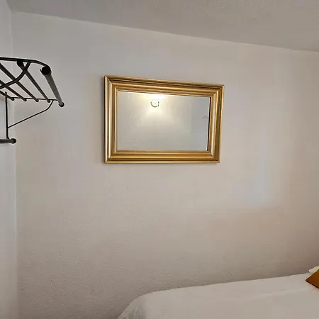 شقة Cap D'agde - Estivales - Proche Naturiste - Terrasse - Wifi - Parking - Piscine - Clim آجد
